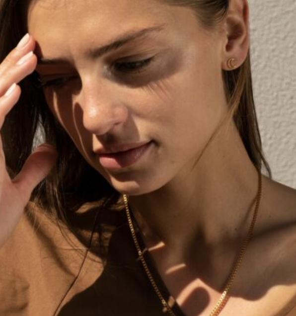 Ellen Beekmans - Oorstekertjes moon met structuur