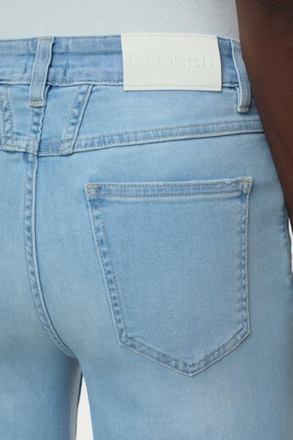 Closed - Glow up L32