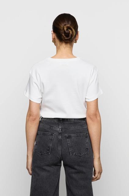 Camilla Pihl - Ember