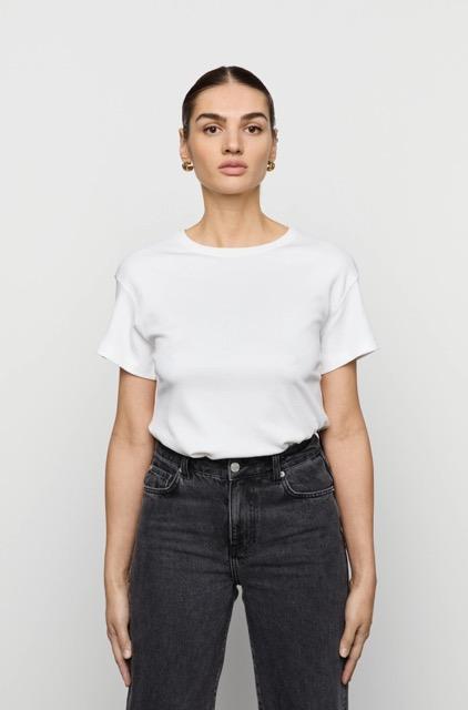 Camilla Pihl - Ember