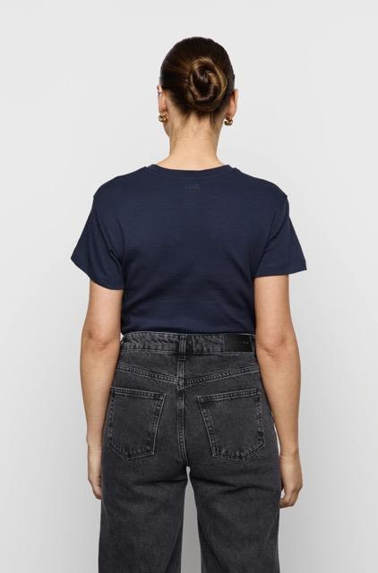 Camilla Pihl - Ember