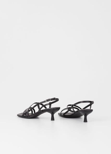 Vagabond Shoemakers - Jonna