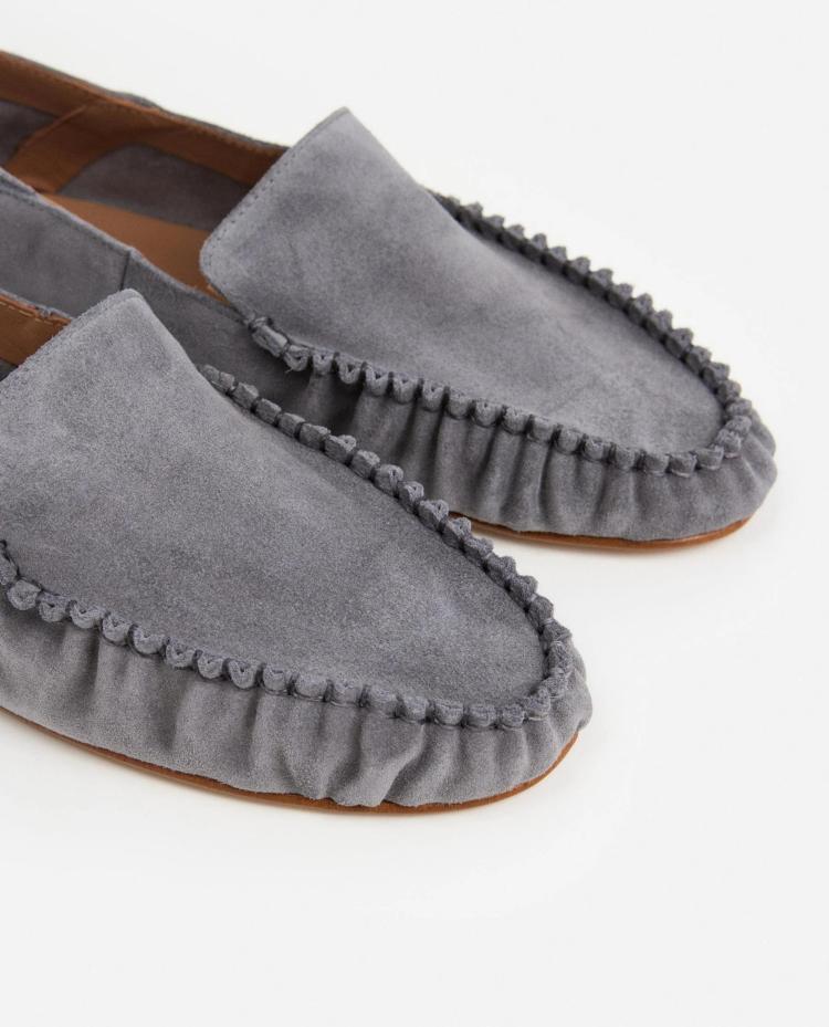 Flattered - Bon bon suede pearl