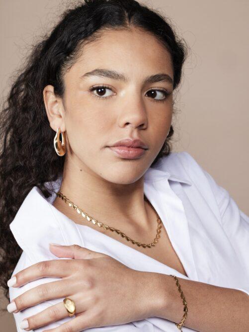 Ellen Beekmans - Organische oorbellen met witte emaille