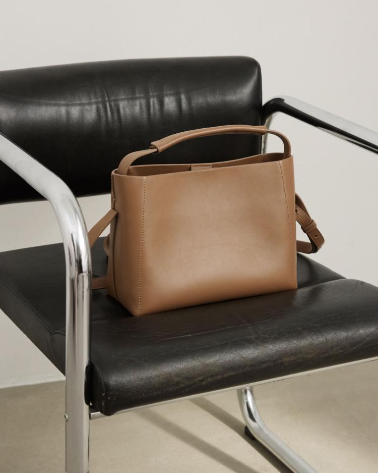 Flattered - Hedda midi handbag leather nut