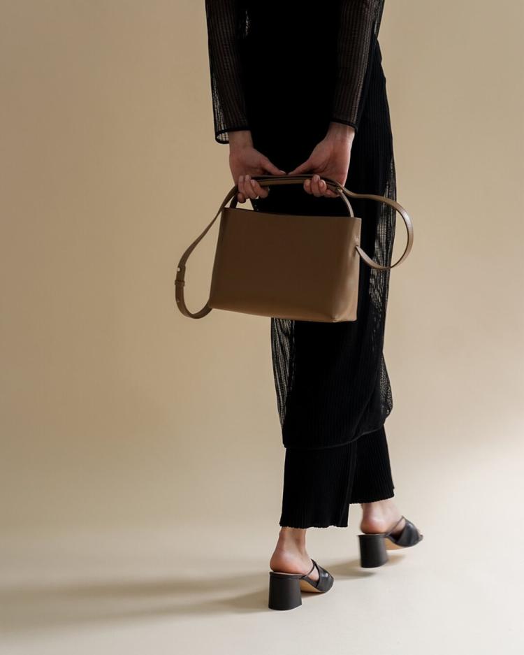 Flattered - Hedda midi handbag leather nut