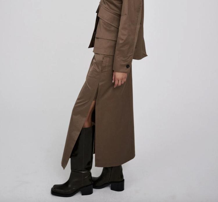 Rabens Saloner - Chisa Cub