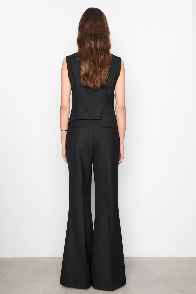 Camilla Pihl - Vicky