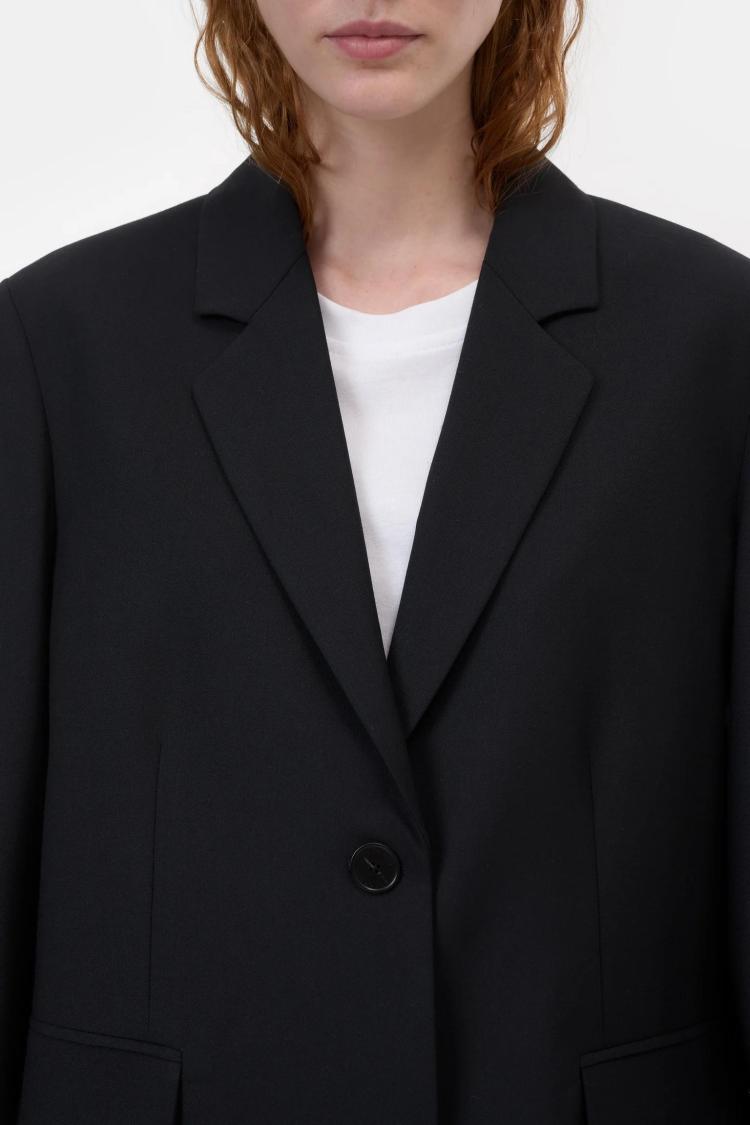 Closed - Blazer Lola