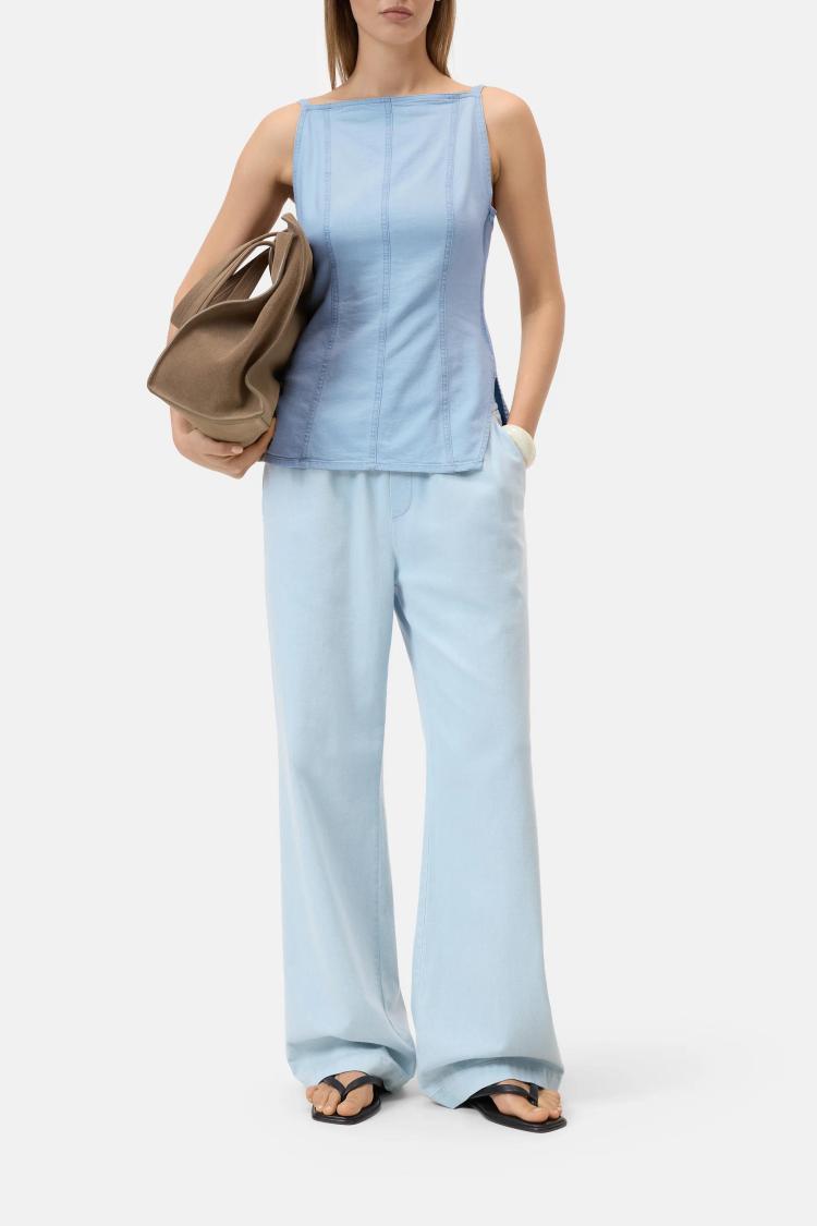 Closed - strap top