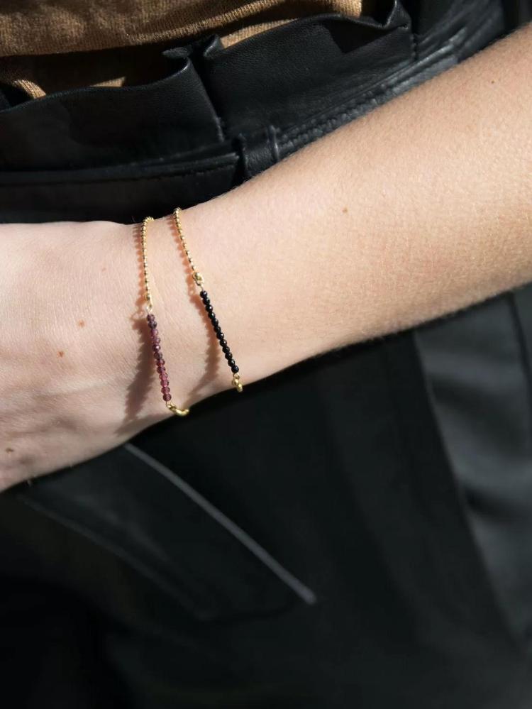 Ellen Beekmans - Armbandje met 12 fijne gemstones - rood