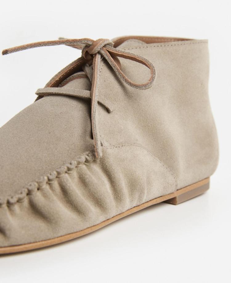 Flattered - Babba suede sand