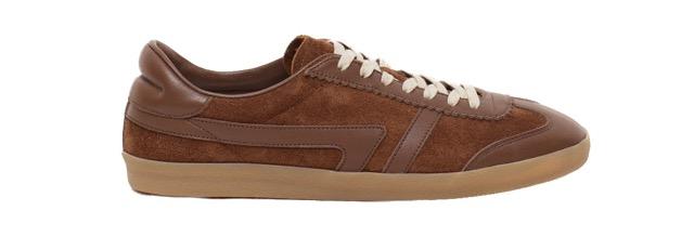 Closed - Sneaker bruin