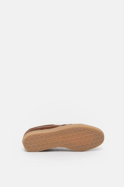 Closed - Sneaker bruin
