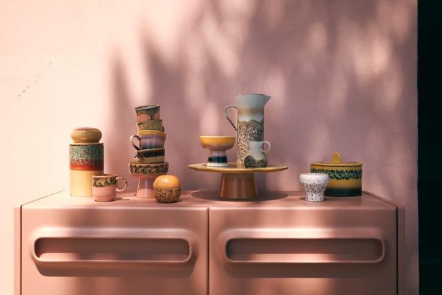HKliving - 70s ceramics: Café mugs cape