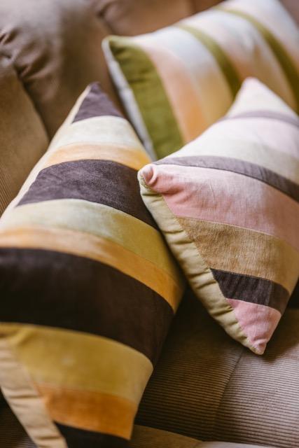 HK Living -  Striped velvet cushion
