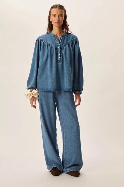 des Petits Hauts - Logan Bleach