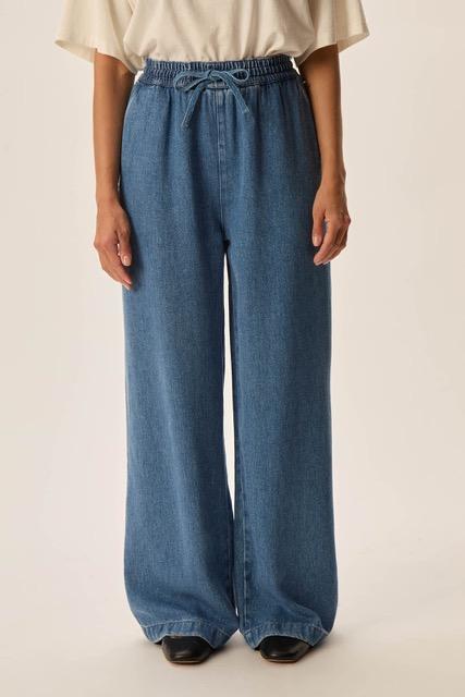 des Petits Hauts - Logan Bleach