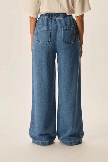 des Petits Hauts - Logan Bleach