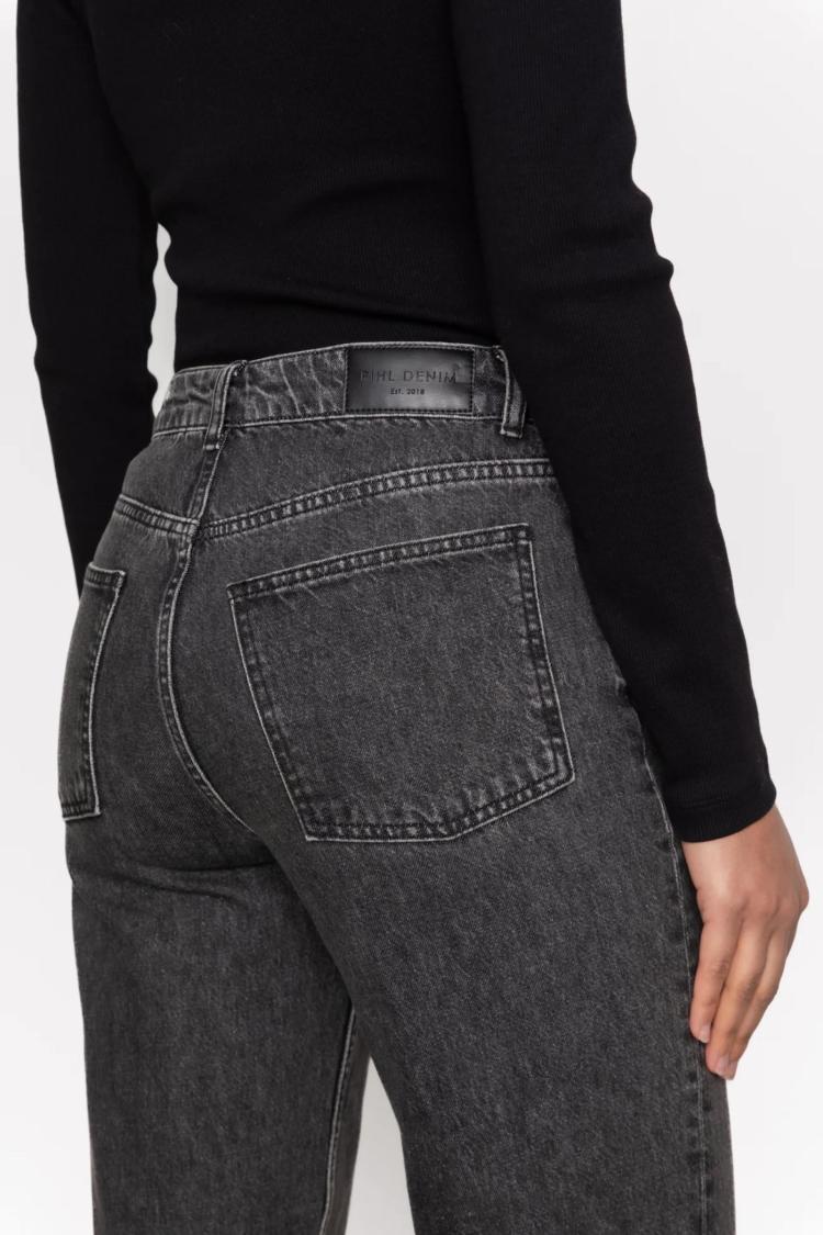 Camilla Pihl - Billie