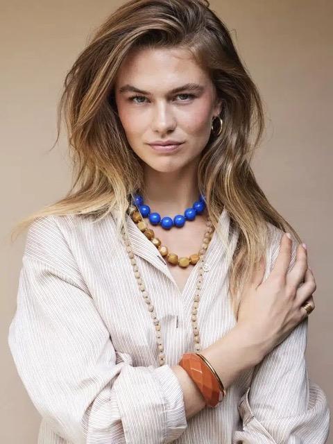 Ellen Beekmans - Facet geslepen bangle gelakte hars