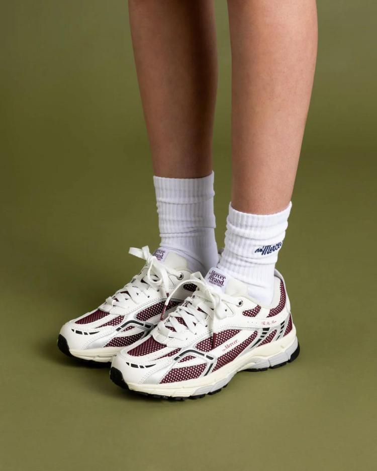 Mercer - The re run white/red