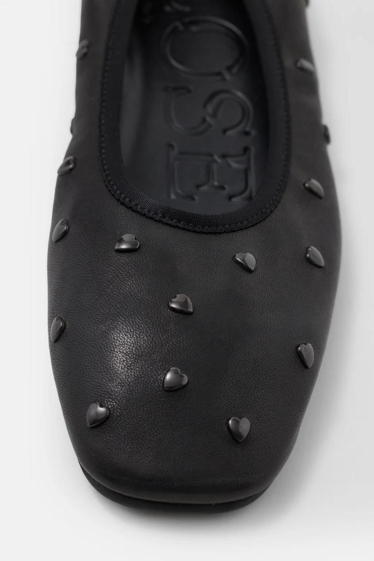 Closed  - Ballerina black