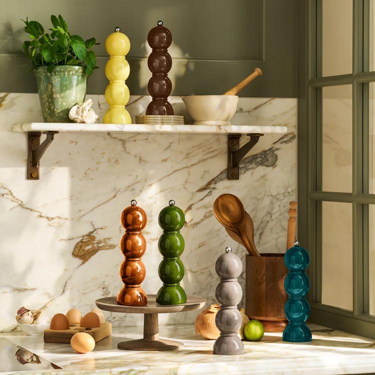 Addisson Ross - Bobbin grinder, Whutmeg