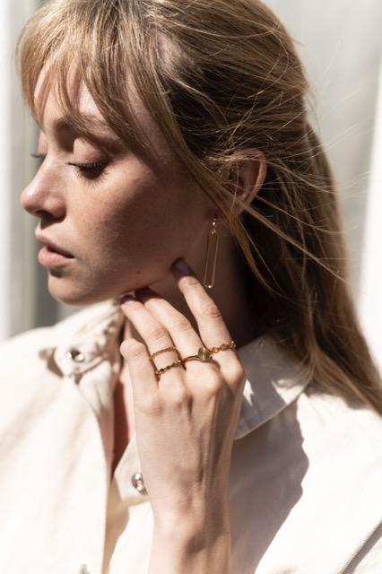 Ellen Beekmans - Oorringetjes met ovale hanger