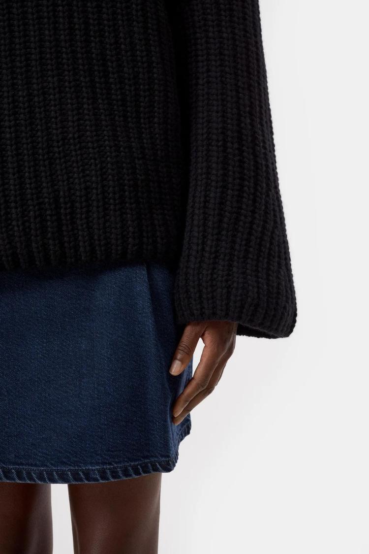 Closed - Open neck longsleeve