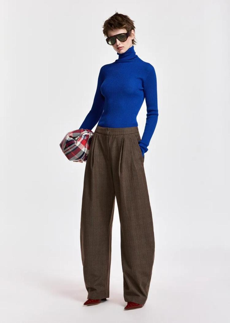 Essentiel Antwerp - KAROL