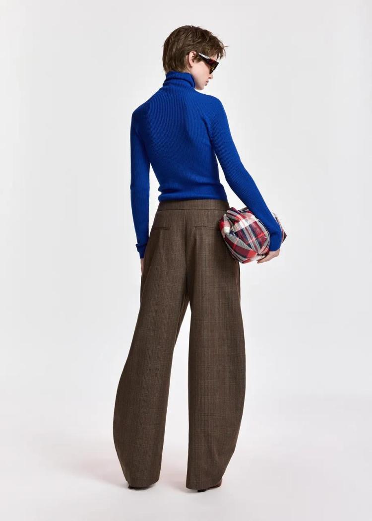 Essentiel Antwerp - KAROL