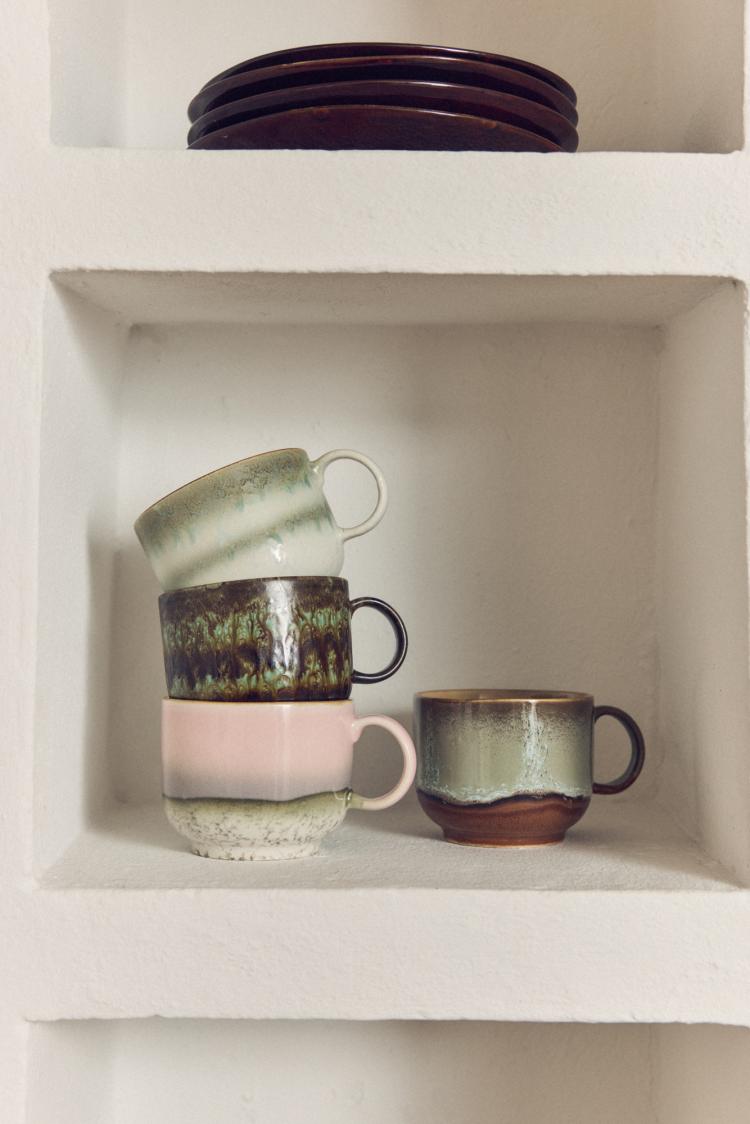 HK Living - 70s ceramics: tea cups nova